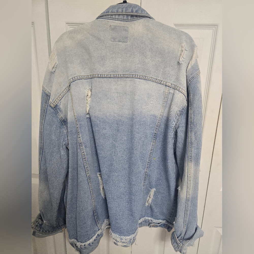 Oversized distressed jean jacket - Picture 3 of 3